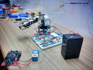 pick and place robot without microcontroller