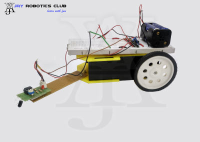 edge avoiding robot without microcontroller