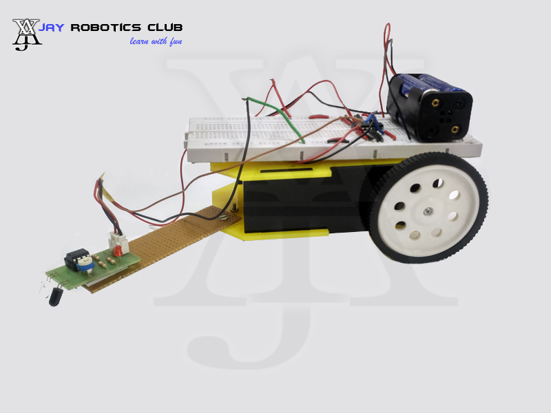 edge avoiding robot without microcontroller